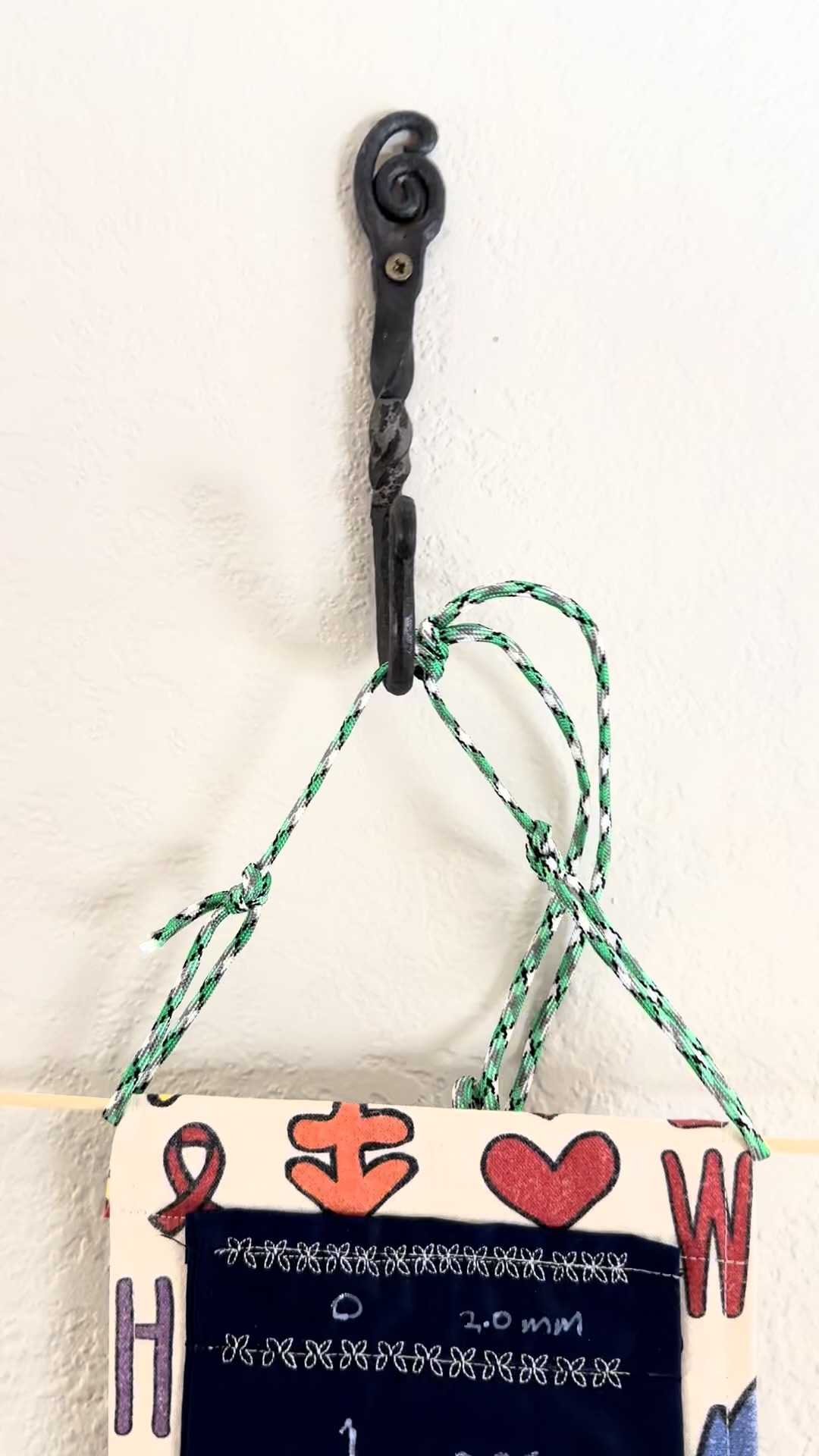 knitting-needle-hook.jpg <# alt text #>